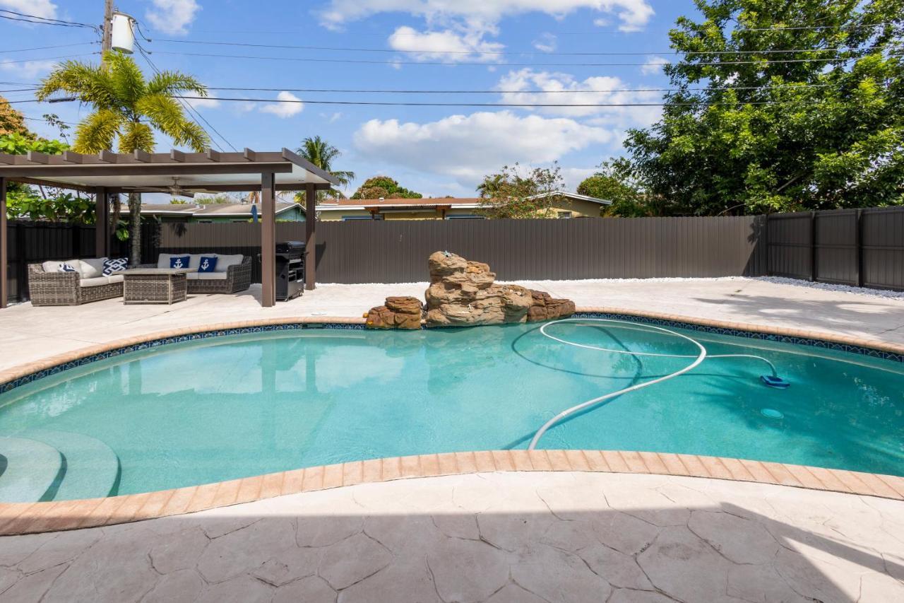 Paradise With Private Pool Sleeps 10 Near The Beach سَنرايز المظهر الخارجي الصورة