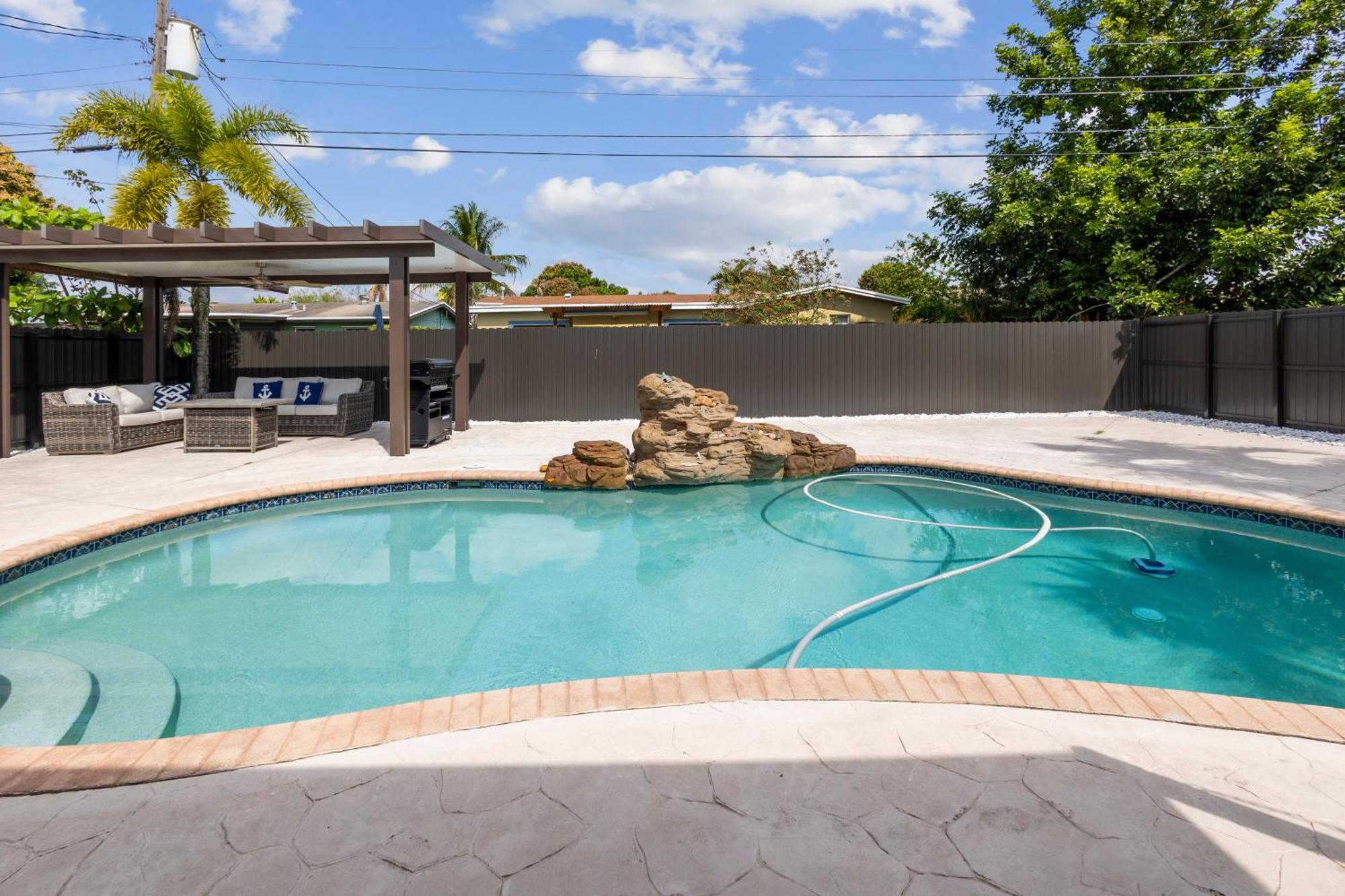 Paradise With Private Pool Sleeps 10 Near The Beach سَنرايز المظهر الخارجي الصورة